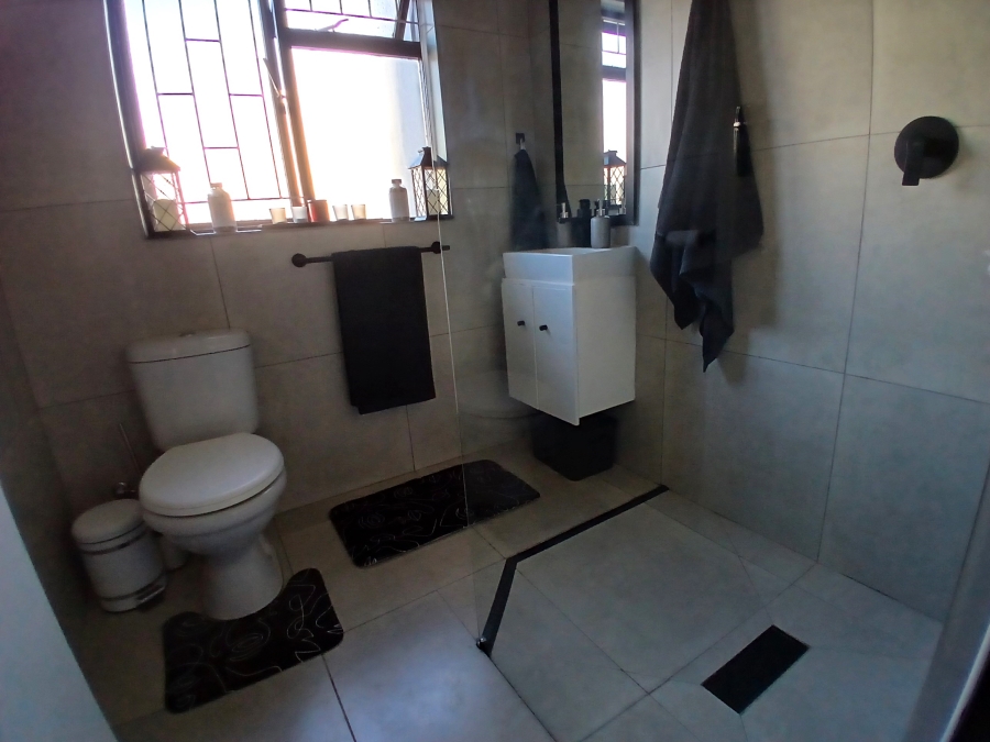 4 Bedroom Property for Sale in Dobson Western Cape